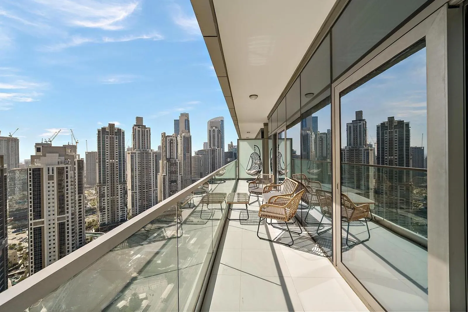 Stylish 2Br Apt In 5 Star Hotel With Burj Khalifa Views Dubai Apartment